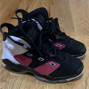 Kids size 5Y Jordan Retro